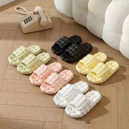 Slippers Bottom Leakage Hollow Out Bathroom Women Fashion Solid Color Soft Flat Platform Home Indoor Female Cushion