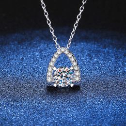 S925 Live Chain Sterling Sier Moissanite Necklace Full of Love Iron Tower Plating Pt950 Moissanite Diamond Necklace Female