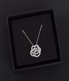 Chic Pendant Necklaces Flower Camellia Necklace White Gold Plated Hollow Diamond Necklaces Fashion Jewelry Enamel Rhinestone Charm6785433