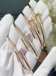 Ladies Luxury Glamour gold charm bracelet Classic Nail bangle Unisex Valentine Day Wedding Gift 18K Gold Jewelry Stainless Steel3037444