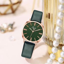 Wristwatches Ladies Quartz Watch Elegant Rhinestone Women's With Faux Leather Strap Movement Round Dial For Casual Women