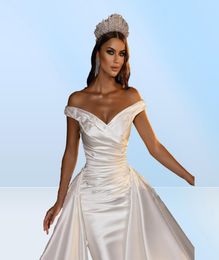 Modeste abiti da sposa sirena di raso con un treno sweep staccabile elegante fuori spalla in rilievo Cyrstals Corset Back Bridals Ves9824645