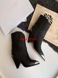 Original Box Paris Runway Isabel Genuine Leather Marant Women Black Lamsy Boots Runway Show Steeltoe Metal Ornament Catwalk Strap9035951