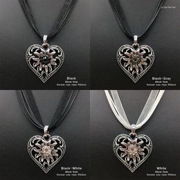 Pendant Necklaces Style Vintage Silver Color Heart-Shaped Edelweiss Women Party Gifts Ribbon Pendants Dirndl Costume Jewelry