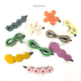 Hyuna mixed color hair clip minimalist shower claw clip 8-shaped top clip on the back of the head girl and child side clip grab clip