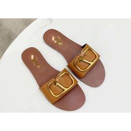 V Brand Summer Womens Slippers Sandales New Flat Bottom Decorative Buckle Sandals Designer Slides Versatile Litchi Pattern Slipper 3 Colours 173