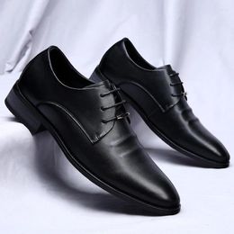 Casual Shoes Men's Leather Lace Up Breathable Business Dress Men Outdoor Brogue Hand Grab Pattern