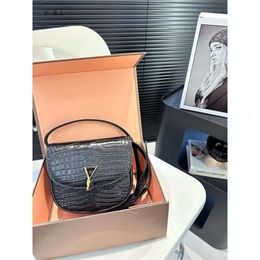 Shoulder Bag New 90% Factory Direct Sales Temperament Handheld Casual Saddle Bag New Stone Pattern Small Urban Simple and Trendy Wide Strap Crossbody Bag