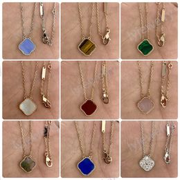 Pendant Designer Necklace 4 Leaf Clover Necklaces Jewellery Mother of Pearl Classic Chain Plated Silver Gold for Womens Moissanite Red White Zl206