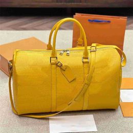 Sell High Quality Duffel Bags Large Capacity Travel bag Women Men Outdoor Luggage Pouch Luxury Zipper Shoulder Tote Bag Designer Handbag 45cm 240115
