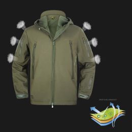 Soft-shell Tactical Jacket Men Fleece Thickened Sharkskin Coat Army Multi-pocket Wear Resistant Hooded Jacket Waterproof Parkas