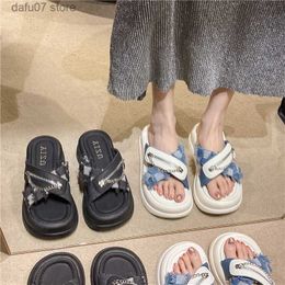 Slippers Thick soled sandals for womens summer outings 2024 new internet celebrity fashion increase one line drag beach pregnant women H240412