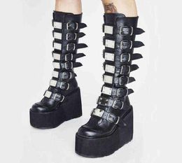 Marchio in stile punk Ladies stivali motociclisti Black Fashion Weel High Heel Scarpe Autunno Inverno Gothic Piattaforme Domani stivali da donna Y1215698