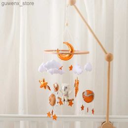 Mobiles# Crib Mobile Wooden Baby Rattles Soft Felt Outer Space Astronauts Bed Bell Newborn Music Box Hanging Toys Crib Bracket Baby Gifts Y240412Y2404176BQK