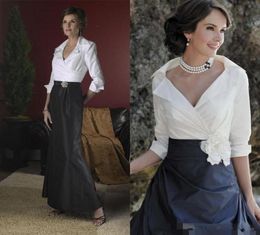 2019 Black and White Mother of the Bride Groom VNeck Custom Made Plus Size Formal Gown Evening Dress Long Sleeves FloorLength A7274880