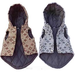 Classic Clothes Designer Dog Lettering Pattern Dog Apparel Windproof Pets Winter Jacket Warm Puppy Vest Cold Weather Pet Hoodie wi9743017