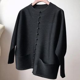 Women's T Shirts Pleated Super Elastic Top Cardigan 13 Button Loose Large Comfortable Coat