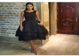 2019 Little Black Dresses for Womenn Knee Length Cocktail Party Dresses Short Evening Gowns Organza Satin Tiered Skirt Arabic1914040
