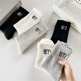 Socks & Hosiery Winter Extra Thick Wool for Men Women Embroidered 1977 Casual Sports Plush Towel Solid Colour Mid Length