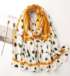 Korean Autumn New Cotton and Linen Womens Sunscreen Scarf Leopard Print Geometric Letter Scarf Air Conditioning Shawl Multiple Who7826105