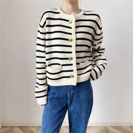 Women's Knits Autumn And Winter Korean Contrasting Striped Knitted Cardigan Single -row Metal Buckle Pocket Sweater Cardigans