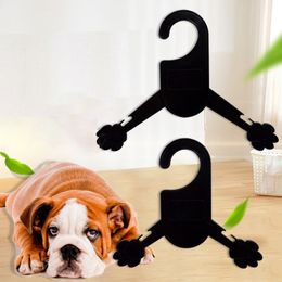 Pet Clothing Hanger Minor Pet Plastic Hanger Dog Cat Clothing Holder With Strong Elasticity Paw Print Teddy Clothes Display Rack