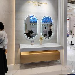 Modern Oval Smart Bath Mirrors with Light Hotel Bathroom Mirror Minimalist Wall-mounted Makeup Mirror Home Bedroom Wall Mirror