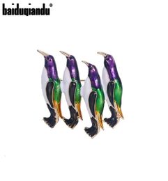 Pins Brooches Baiduqiandu Arrival Enameled Beautiful Penguin Family Brooch Pins Jewelry For Women5321406