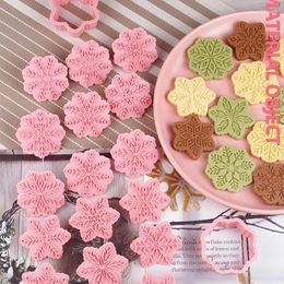 Party Decoration 9pcs/Set Merry Christmas Cookie Moulds Snowflake Xmas Tree Fondant Embossing Cutter Moulds