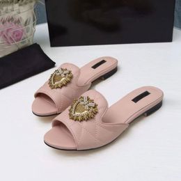 Summer Fashion Women Sandals Designer Comfortable Beach Jewellery Decoration Slippers Daily Casual Sweet Flat Shoes