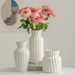 Vases Porcelain Ceramic Vase White Retro Creative Container Vintage Morden Flower Pot Simple Arrangement Living Room Decoration