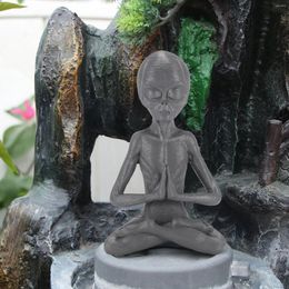 Decorative Figurines Witchcraft Meditation Alien Statue Mini Resin Ornament Christmas Decor Sculpture For Porch Entrance Interesting Art