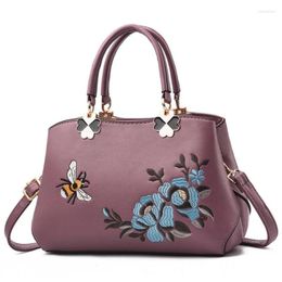 Shoulder Bags Listing Chinese Wind Embroidered Womens Bag Elegant Ladies Handbag Wild Shopping Hipster Messenger