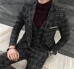 Gwenhwyfar 2018 New Designs Suit Men Set 3 Pieces British Dark Grey Plaid Mens Suits Tweed Tuxedos Casual Blazer JacketPantsVes2944345