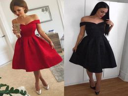 2018 Simple Red Short Prom Dresses Off Shoulder Ruffles Satin Knee Length Black Party Dresses Cheap Homecoming Dresses Fast Shippi1163111