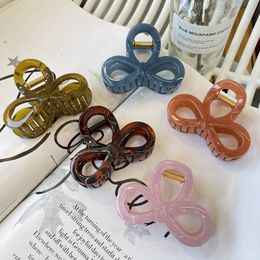 Nuovo clip rotondo per capelli con fibbia farfalla ispessita e papillon rotondo sul retro della testa, clip di squalo versatile e minimalista dell'accessorio per capelli