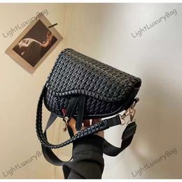 Saddle Bag Fashion Designer Ladies High Quality Leather Shoulder Bag Braided Underarm Bag Vintage Tote Bag Casual Wear Crossbody Bag