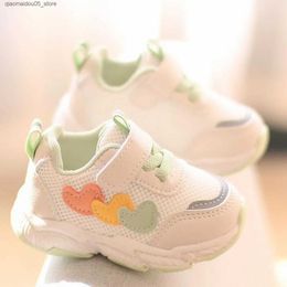 Sneakers Childrens sports shoes childrens sports mesh shoes unisex cartoon heart shaped decoration children 3 to 18 months old Q240413