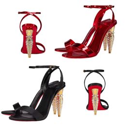 Sapatos de designer de dedos abertos Mulher Sandal Slingback Progettista Sapatos femininos Sandálias de luxo ajustáveis Mulheres saltos de gatinho Sandles pretos vermelhos