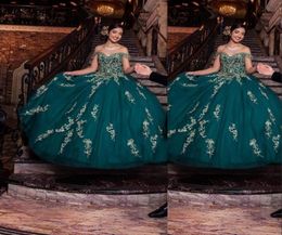 2021 Hunter Green Vintage Quinceanera Dresses Ball Gown Off Shoulder Gold Lace Appliques Crystal Beads Tulle Short Sleeves Sweet 18639466