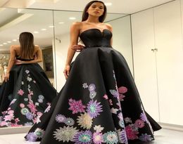 Fashion Black Sequined Prom Dresses Colourful Flower Appliqued Strapless Neck A Line Party Evening Dress Floor Length Satin Formal 3436305