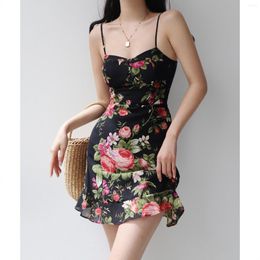 Casual Dresses French Retro Young Adult Black Shivering Suspender Skirt Slim Fit Looking Sexy Waist Trimming Vacation Style Dress