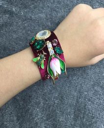 2020 Wine Red Velvet Baroque Retro Bee Bangles Crystal Gem Flower Charms Cuff Open Bracelet For Women Love Gift Wrist Band15574328