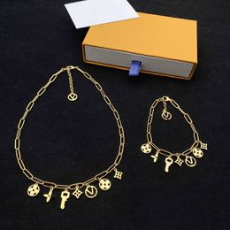 With BOX Designer Jewellery Gold Plated Necklace Flower Letter Pendant Necklace and bracelet Jewellery Sets love Necklaces European Style