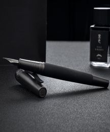 1Pcs Hongdian 6013 Black Metal Fountain Pen Titanium Black FEF Nib Craft Pattern Full Steel Metal Ink Pen Business Gift Pen Y20071916432