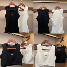 Broderi tank topp sommar kort smal navel utsatt outfit elastiska sport stickade tankar kvinnor t -shirt designer kläder kvinnor svart vit ärmlös undertröja