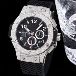 Mens Quartz Watch 44mm Dial Rubber Band Fashion Business Watches Life Waterproof Design Men Wristwatch Gift High Quality watch