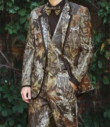 Fashion Camouflage Men 3 Piece Suit Wedding Tuxedos Groom Tuxedos Notch Lapel Two Button Men Dinner Prom BlazerJacketPantsTieV5786147