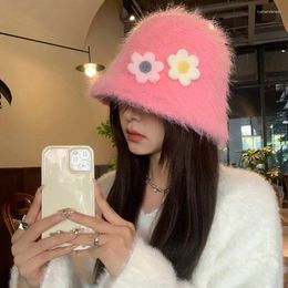 Berets Furry Bucket Hat Women Winter Warm Trendy 3D Floral Adjustable Fashion Outdoor Fuzzy Plush Fishing Cap