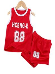 Boys Sports Basketbol Giysileri Takım Yaz Yeni Çocuklar039S Moda boş zaman mektupları kolsuz bebek yelek şort 2pcs setler kid8203643